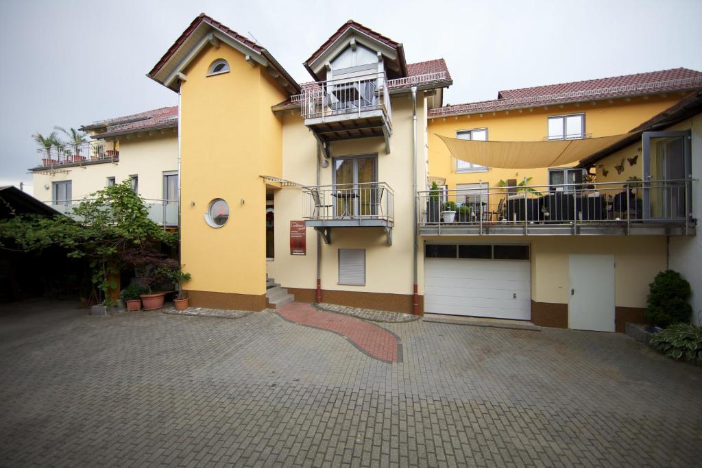Kleines Landhaus Wendel Hotel Kapellen-Drusweiler Esterno foto