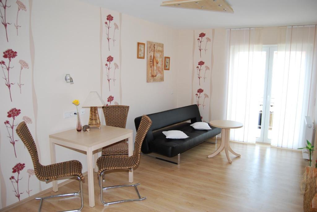 Kleines Landhaus Wendel Hotel Kapellen-Drusweiler Esterno foto