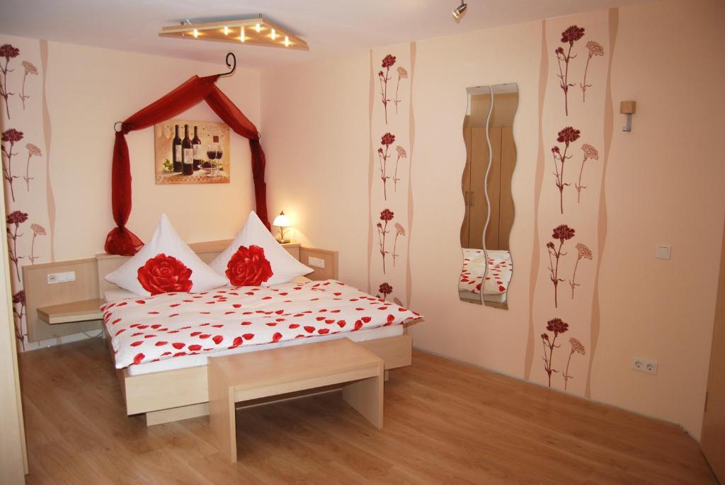 Kleines Landhaus Wendel Hotel Kapellen-Drusweiler Esterno foto